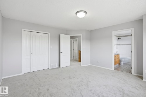 10719 8 Avenue Sw, Edmonton, AB - Indoor