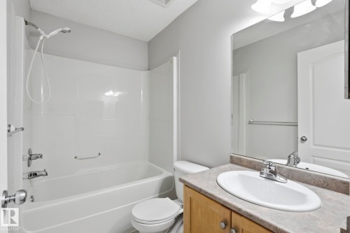 10719 8 Avenue Sw, Edmonton, AB - Indoor Photo Showing Bathroom