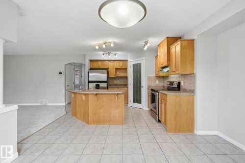 10719 8 Avenue Sw, Edmonton, AB - Indoor Photo Showing Kitchen