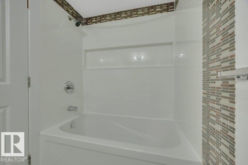 #122 17011 67 Av Nw, Edmonton, AB - Indoor Photo Showing Bathroom
