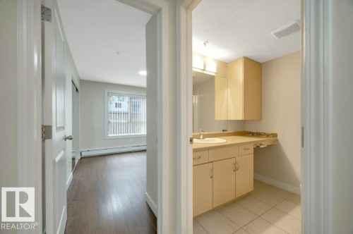 #122 17011 67 Av Nw, Edmonton, AB - Indoor Photo Showing Bathroom
