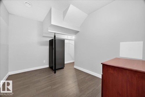 12126 47 Street Nw, Edmonton, AB - Indoor Photo Showing Other Room