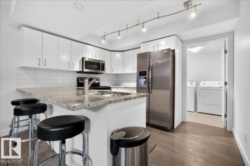12126 47 Street Nw, Edmonton, AB - Indoor Photo Showing Kitchen