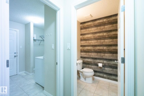 632 60 Street Sw, Edmonton, AB - Indoor Photo Showing Bathroom