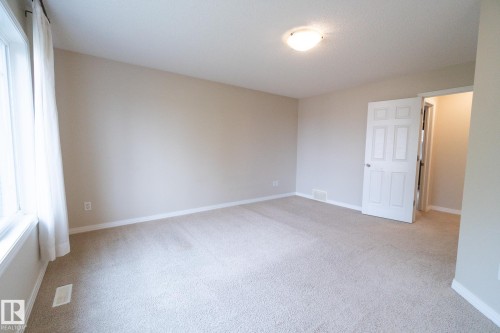 632 60 Street Sw, Edmonton, AB - Indoor Photo Showing Other Room
