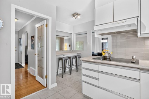 7724 97 Avenue Nw, Edmonton, AB - Indoor