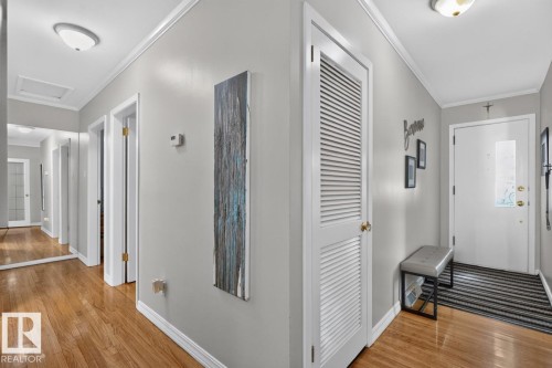 7724 97 Avenue Nw, Edmonton, AB - Indoor Photo Showing Other Room