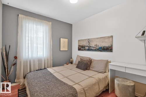 7724 97 Avenue Nw, Edmonton, AB - Indoor Photo Showing Bedroom