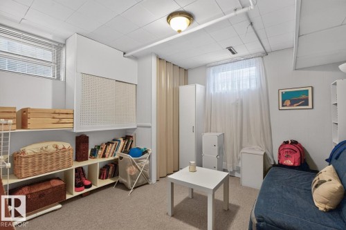 7724 97 Avenue Nw, Edmonton, AB - Indoor
