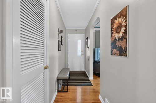 7724 97 Avenue Nw, Edmonton, AB - Indoor Photo Showing Other Room