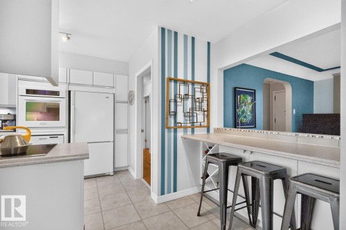 7724 97 Avenue Nw, Edmonton, AB - Indoor Photo Showing Kitchen