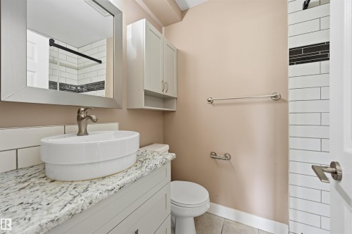 #201 9725 82 Av Nw, Edmonton, AB - Indoor Photo Showing Bathroom