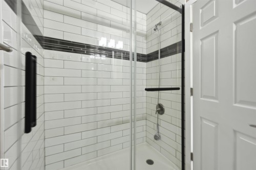 #201 9725 82 Av Nw, Edmonton, AB - Indoor Photo Showing Bathroom
