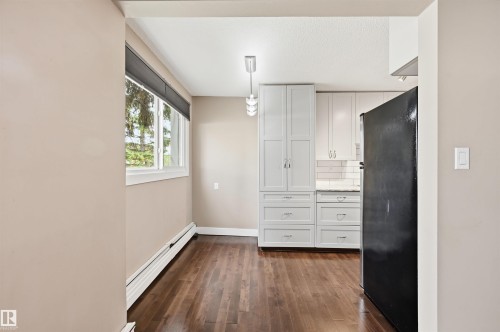 #201 9725 82 Av Nw, Edmonton, AB - Indoor Photo Showing Other Room