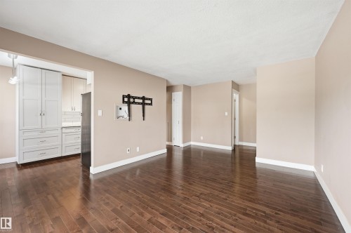 #201 9725 82 Av Nw, Edmonton, AB - Indoor Photo Showing Other Room