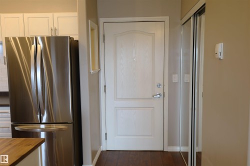 #415 12550 140 Av Nw, Edmonton, AB - Indoor Photo Showing Other Room