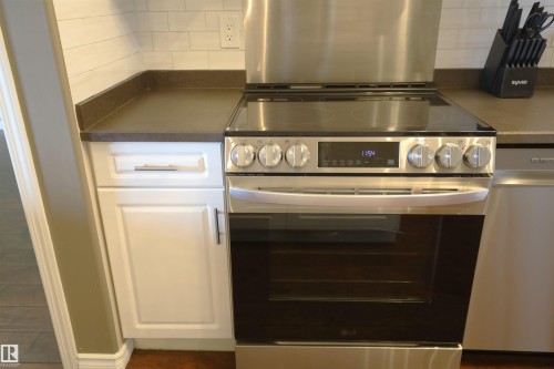 #415 12550 140 Av Nw, Edmonton, AB - Indoor Photo Showing Kitchen