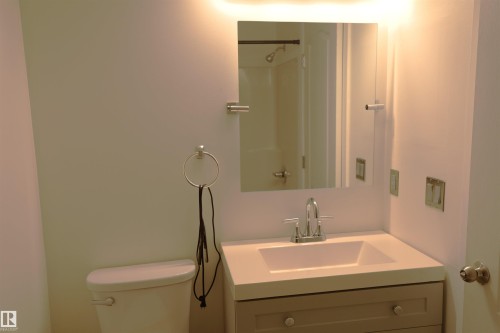 #415 12550 140 Av Nw, Edmonton, AB - Indoor Photo Showing Bathroom