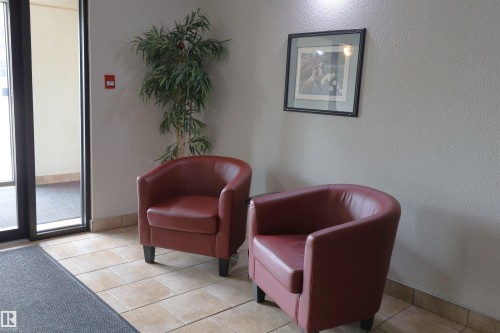 #415 12550 140 Av Nw, Edmonton, AB - Indoor Photo Showing Other Room
