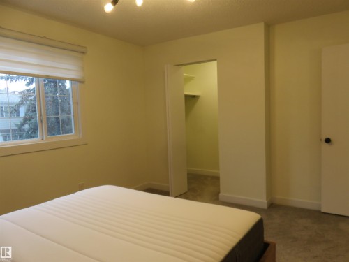 8065 178 Street Nw, Edmonton, AB - Indoor Photo Showing Bedroom