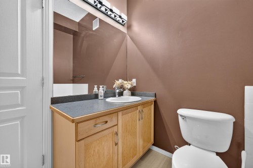 #304 9804 101 St Nw, Edmonton, AB - Indoor Photo Showing Bathroom