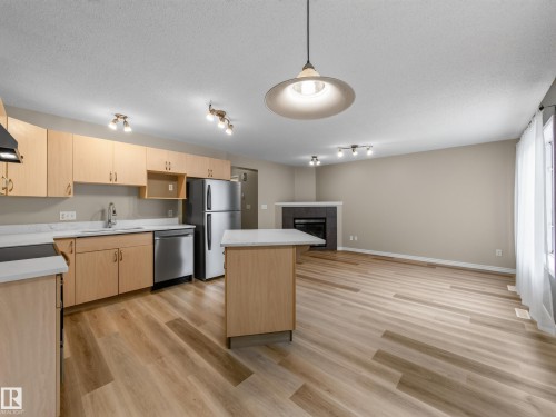13003 101 Street Nw, Edmonton, AB - Indoor Photo Showing Kitchen