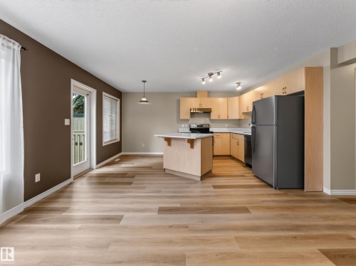 13003 101 Street Nw, Edmonton, AB - Indoor Photo Showing Kitchen