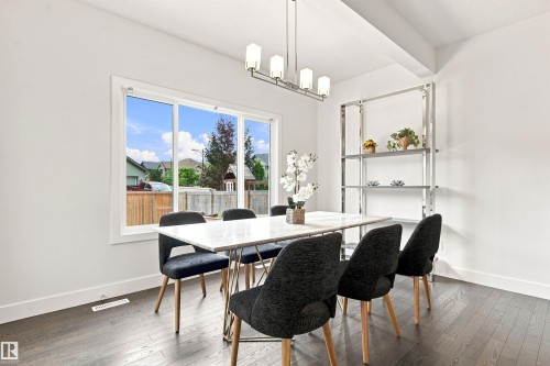 3741 Kidd Crescent Sw, Edmonton, AB - Indoor Photo Showing Dining Room