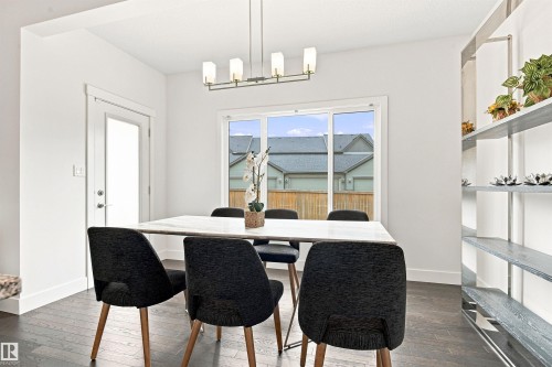 3741 Kidd Crescent Sw, Edmonton, AB - Indoor Photo Showing Dining Room