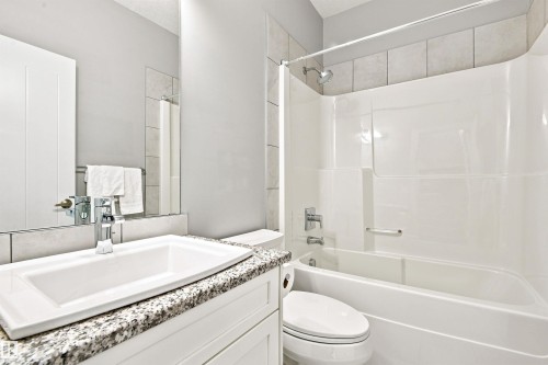 3741 Kidd Crescent Sw, Edmonton, AB - Indoor Photo Showing Bathroom