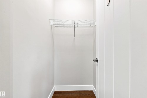 3741 Kidd Crescent Sw, Edmonton, AB - Indoor Photo Showing Other Room
