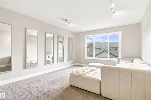 3741 Kidd Crescent Sw, Edmonton, AB - Indoor
