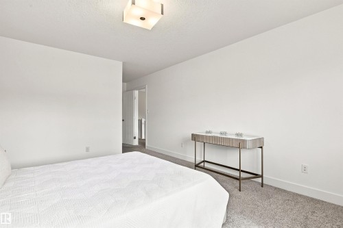 3741 Kidd Crescent Sw, Edmonton, AB - Indoor Photo Showing Bedroom
