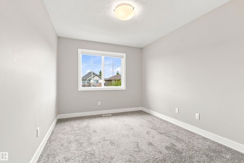 3741 Kidd Crescent Sw, Edmonton, AB - Indoor Photo Showing Other Room
