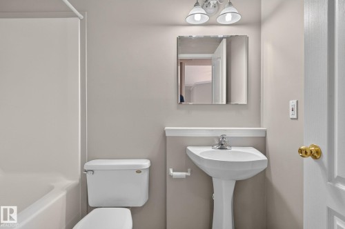 227 Wyman Lane Nw, Edmonton, AB - Indoor Photo Showing Bathroom