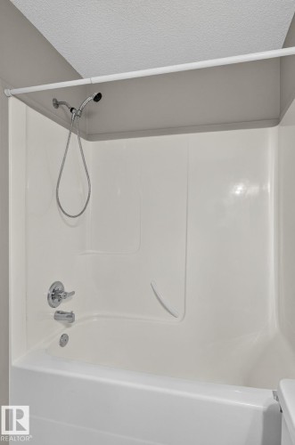 227 Wyman Lane Nw, Edmonton, AB - Indoor Photo Showing Bathroom