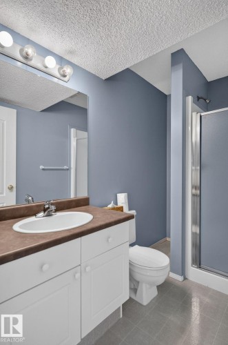 227 Wyman Lane Nw, Edmonton, AB - Indoor Photo Showing Bathroom