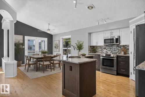 227 Wyman Lane Nw, Edmonton, AB - Indoor Photo Showing Kitchen With Upgraded Kitchen
