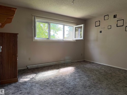 107 Mountain Ash Drive, Wetaskiwin, AB - Indoor Photo Showing Other Room