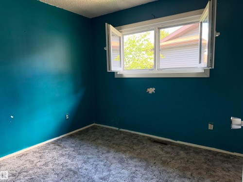 107 Mountain Ash Drive, Wetaskiwin, AB - Indoor Photo Showing Other Room