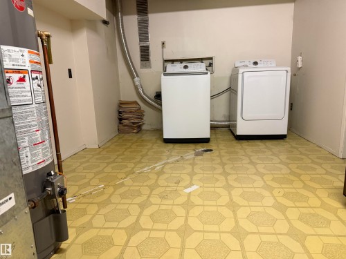 107 Mountain Ash Drive, Wetaskiwin, AB - Indoor Photo Showing Laundry Room
