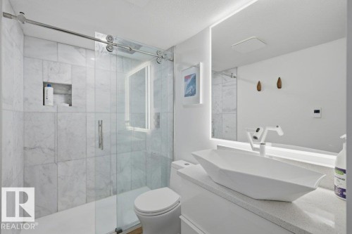 #6 4415 Lakeshore Dr, Sylvan Lake, AB - Indoor Photo Showing Bathroom