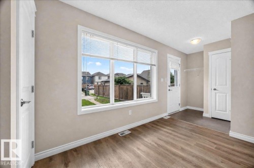 8305 Ellis Crescent Nw, Edmonton, AB - Indoor Photo Showing Other Room