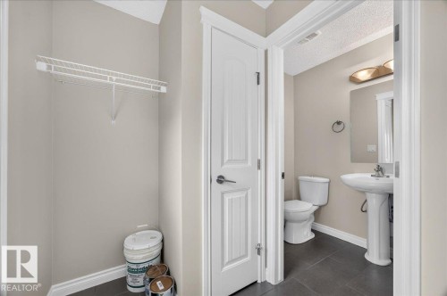 8305 Ellis Crescent Nw, Edmonton, AB - Indoor Photo Showing Bathroom