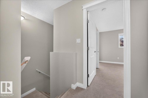 8305 Ellis Crescent Nw, Edmonton, AB - Indoor Photo Showing Other Room