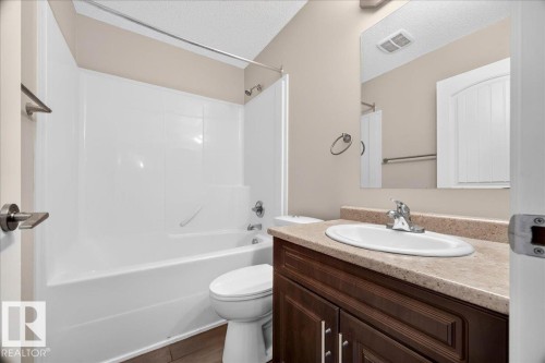 8305 Ellis Crescent Nw, Edmonton, AB - Indoor Photo Showing Bathroom