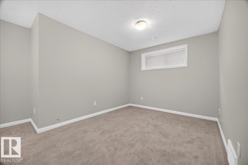 8305 Ellis Crescent Nw, Edmonton, AB - Indoor Photo Showing Other Room