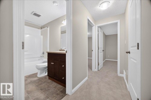8305 Ellis Crescent Nw, Edmonton, AB - Indoor Photo Showing Bathroom