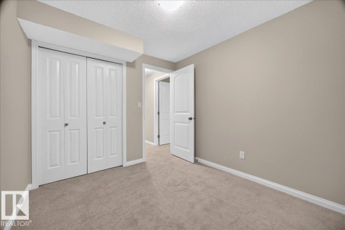 8305 Ellis Crescent Nw, Edmonton, AB - Indoor Photo Showing Other Room