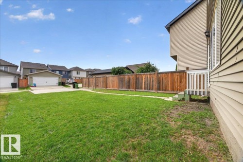 8305 Ellis Crescent Nw, Edmonton, AB - Outdoor